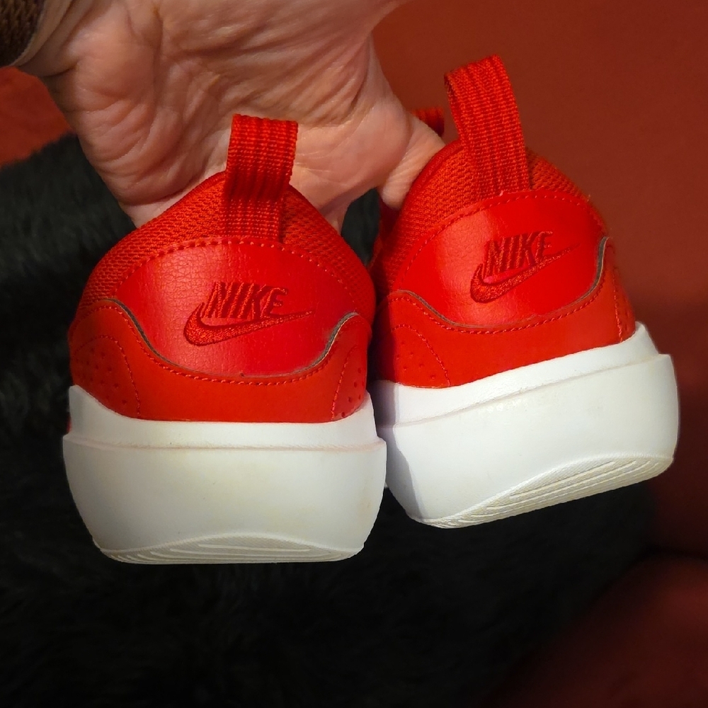 Nike Men's AD Comfort University Red  Slip-On Sneakers - Picture 12 of 12